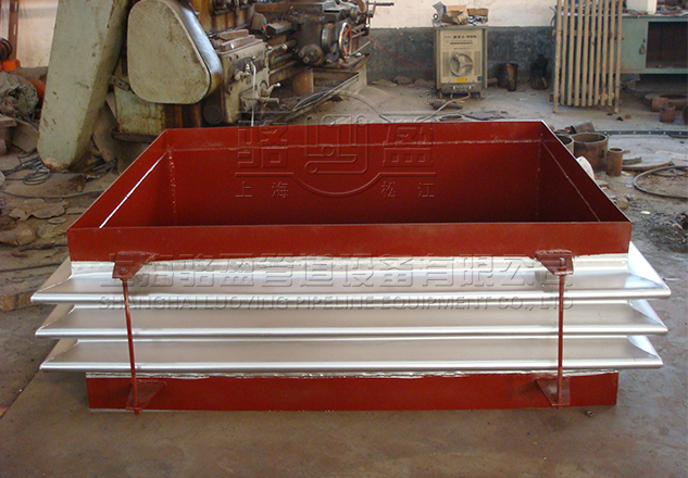 矩形<a href=http://m.wwwliyi.com target=_blank class=infotextkey>補(bǔ)償器</a>