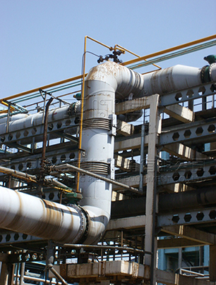 陜西省商洛市丹鳳縣雙鉸鏈橫向套筒<a href=http://m.wwwliyi.com target=_blank class=infotextkey>補(bǔ)償器</a>安裝現(xiàn)場