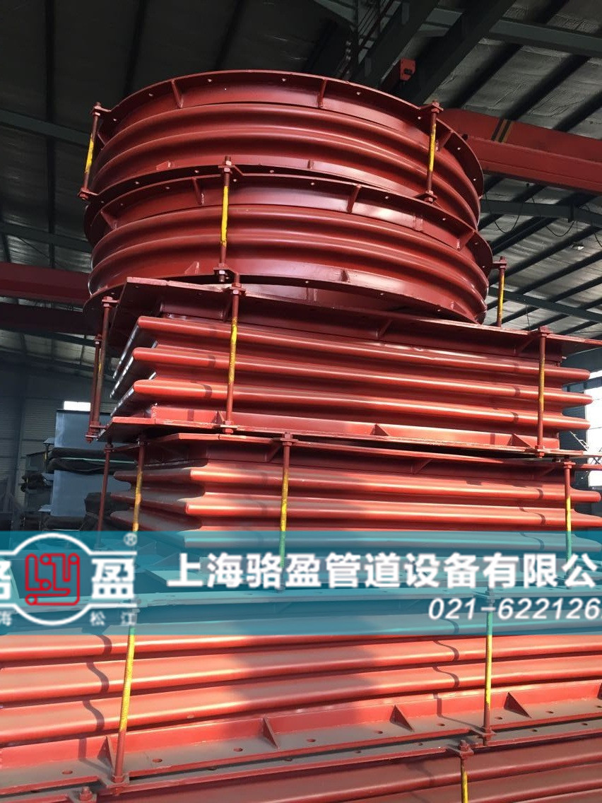 多種型號的非金屬<a href=http://m.wwwliyi.com target=_blank class=infotextkey>補償器</a>發(fā)貨現(xiàn)場